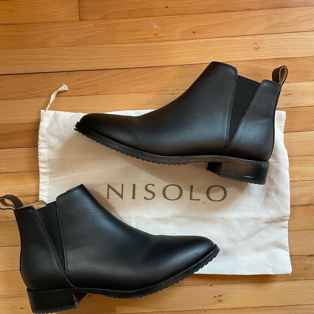 Nisolo Eva Everyday Chelsea Black Leather Ankle Boots